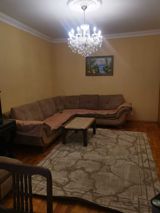 İcarəyə verilir 3 otaqlı köhnə tikili 70 m² — Квартира