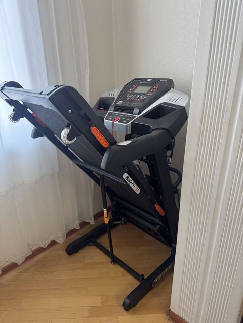 BodyFit elektrik qaçış trenajoru - Brend/model: BodyFit (konsolda