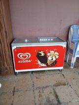 Algida brendinə aid dondurma vitrin-dondurucu - Şüşə sürgülü — Goods