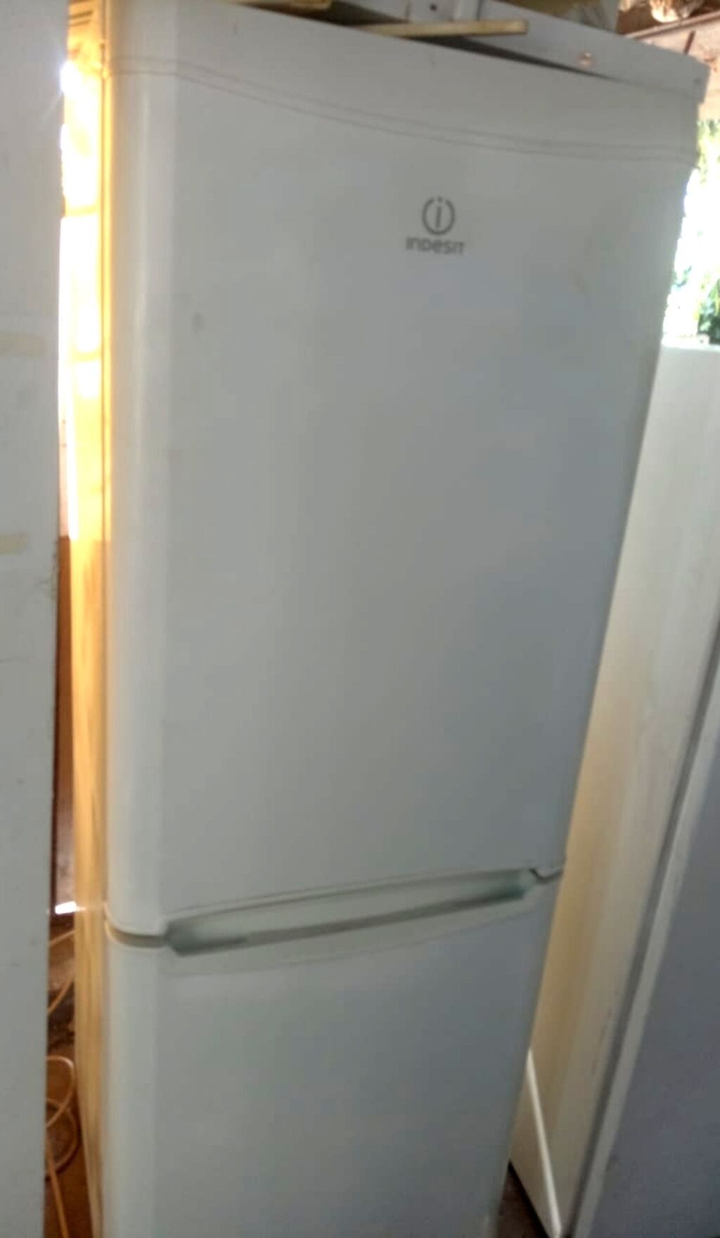 İşlənmiş 2 qapılı Indesit Soyuducu Satılır, rəng - Ağ — Soyuducular, Bakı