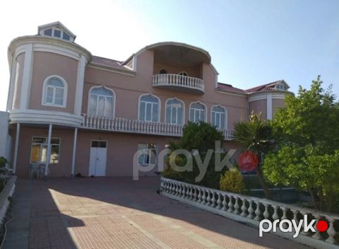 Satılır 14 otaqlı həyət evi/bağ evi 630 m²