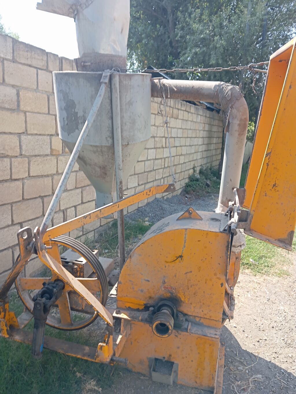 Salam . Yem döyen her bir weyi iwlek veziyyetdedi bir dene problemi — Kənd təsərrüfatı avadanlığı, Ucar (3)