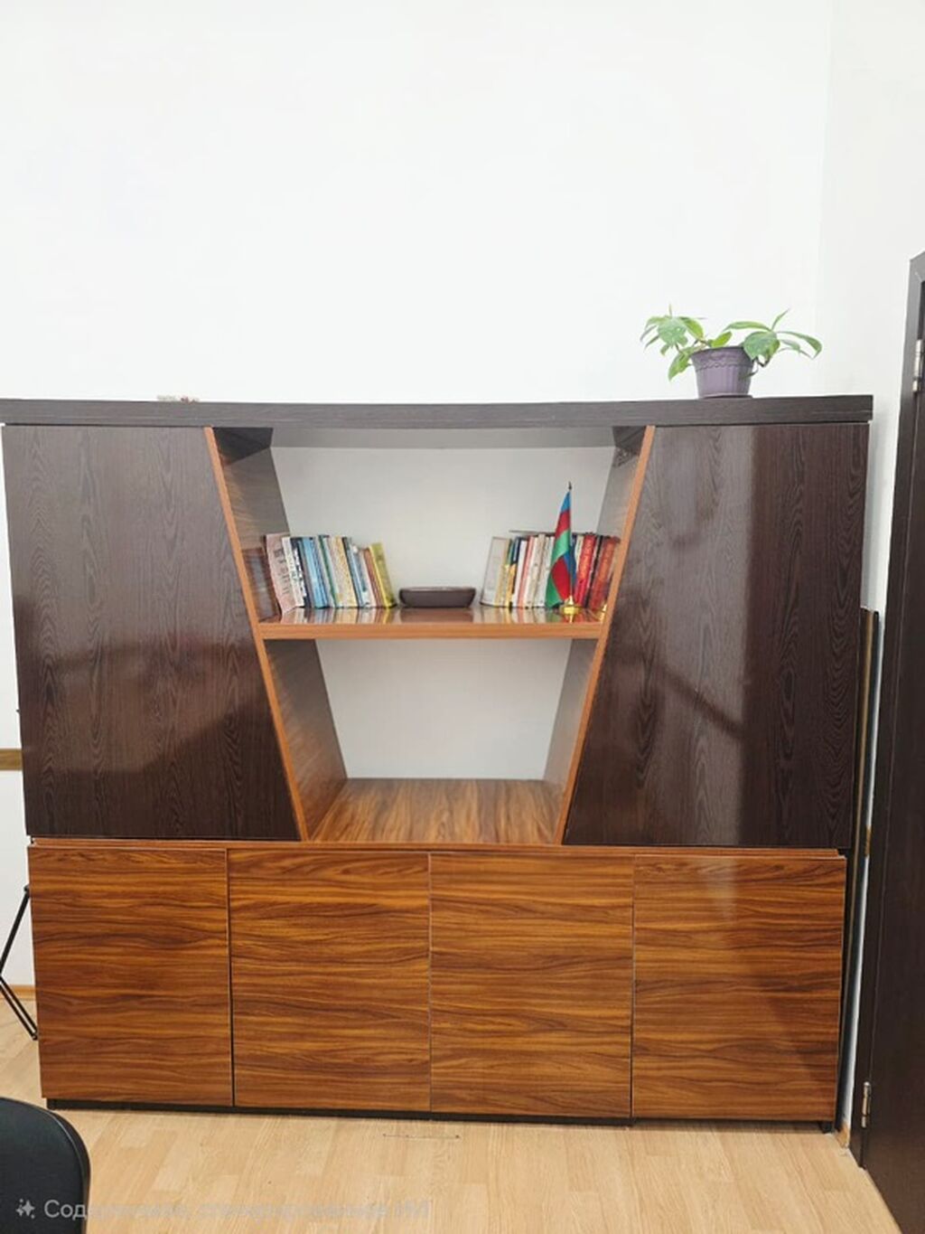 Ofis mebel dəsti Tərkib: - L formalı rəhbər masası: geniş iş səthi — Ofis mebeli, Bakı (3)