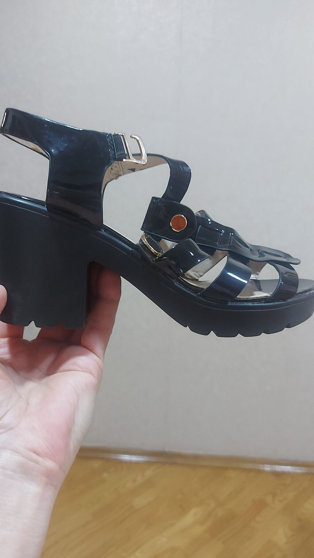 Qadın sandaleti, ölçü 39 — Sandal, Bakı (4)