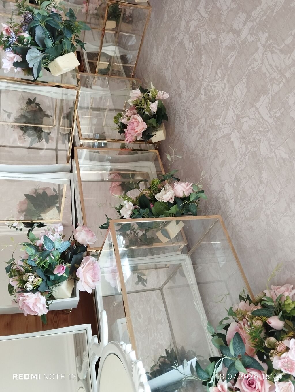 Şəffaf vitrin/display stendləri dəsti - Material: qalın şüşə — Mallar, Sumqayıt