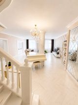 Satılır 8 otaqlı yeni tikili 360 m² — Emlak