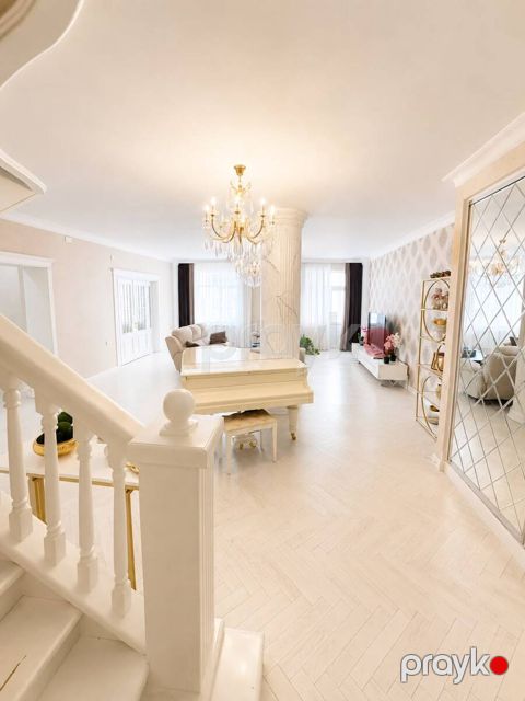 Satılır 8 otaqlı yeni tikili 360 m²