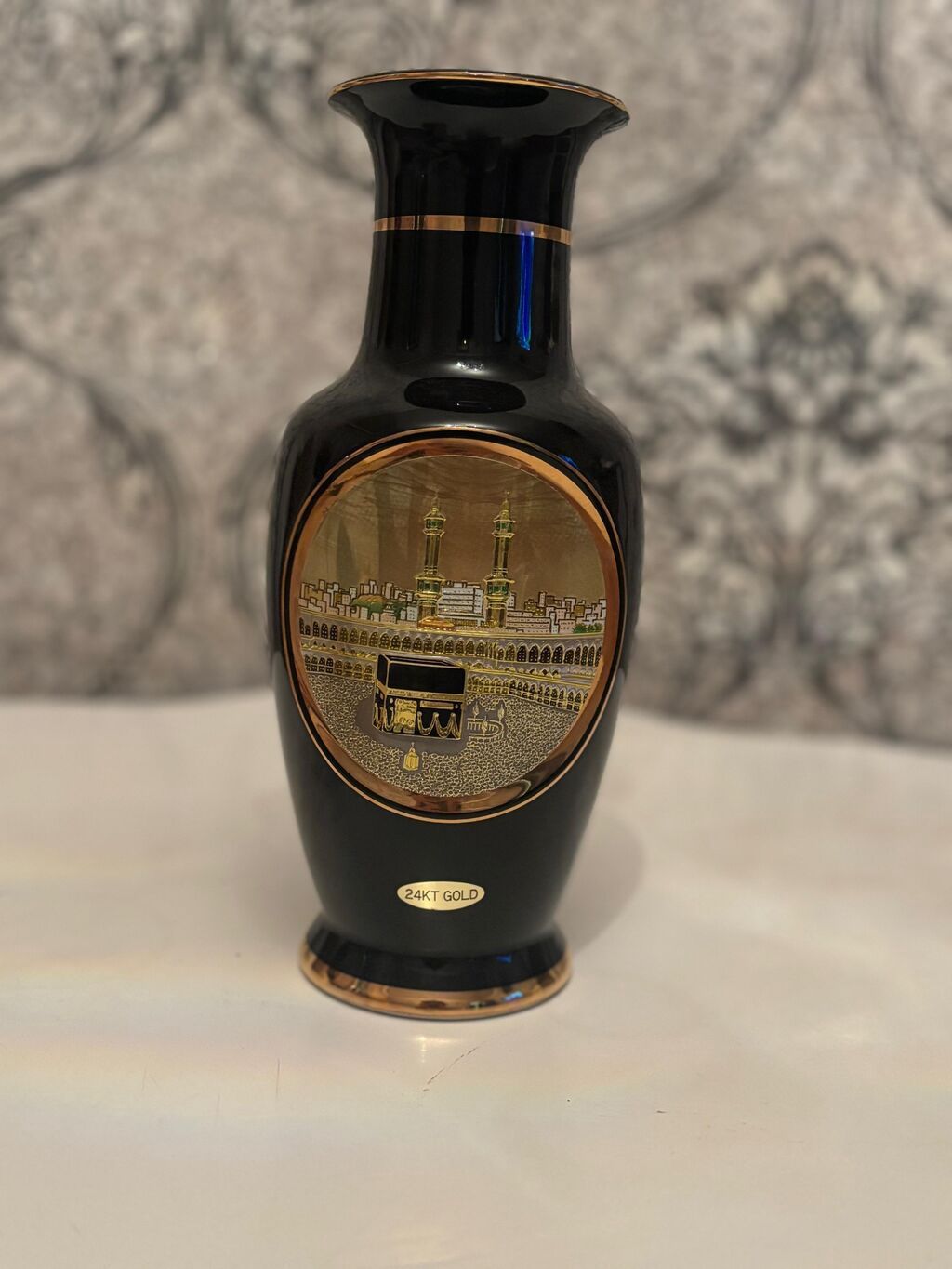 Bir vaza, Keramika