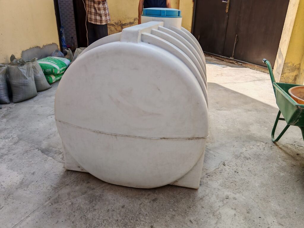 Bak, Plastik, 1000 l l, İşlənmiş — Mallar, Xırdalan (3)