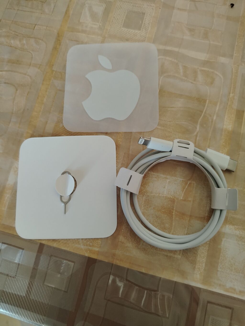 Apple aksesuar dəsti Məhsul tərkibi: - Lightning – USB‑A data və şarj — Elektronika, Masazır