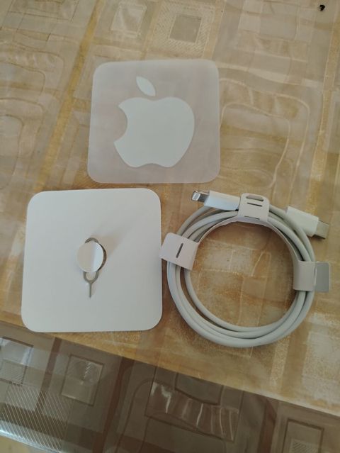 Apple aksesuar dəsti Məhsul tərkibi: - Lightning – USB‑A data və şarj