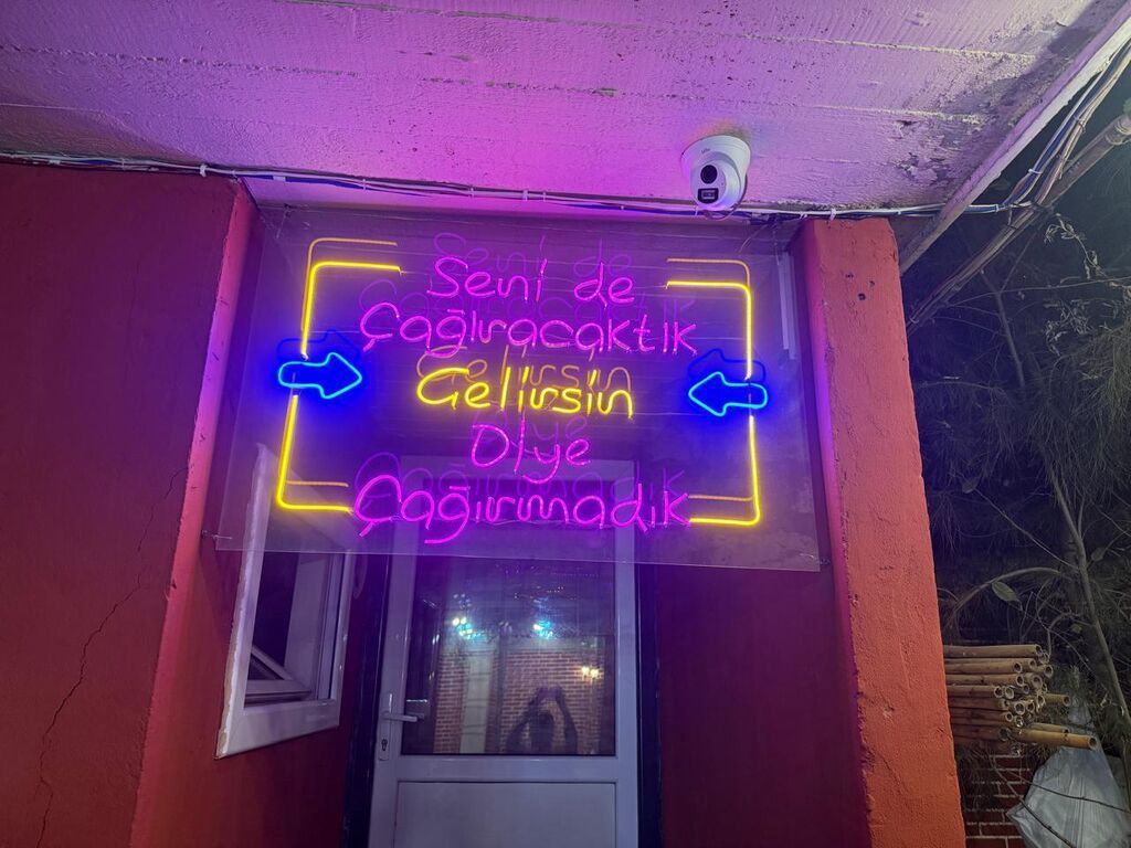 Neon işıq lövhələri – restoran, pub və lounge-interyerlər üçün — Mallar, Masazır (4)