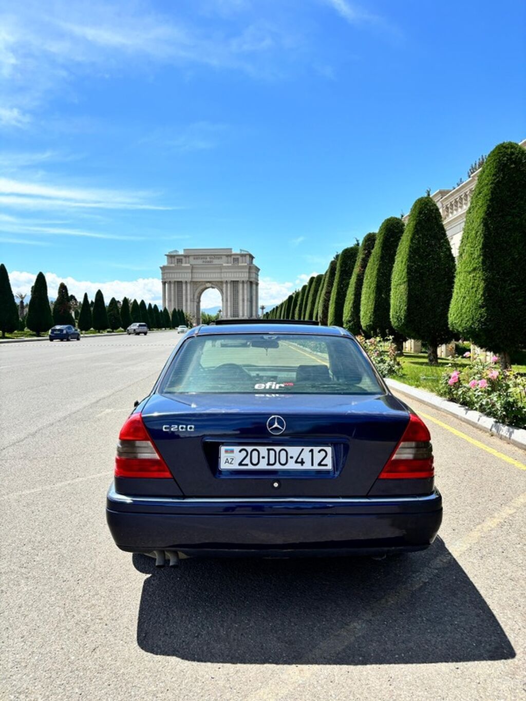 Mercedes-Benz C200 sedan - Kuzov: W202, 4 qapı, tünd göy rəng -