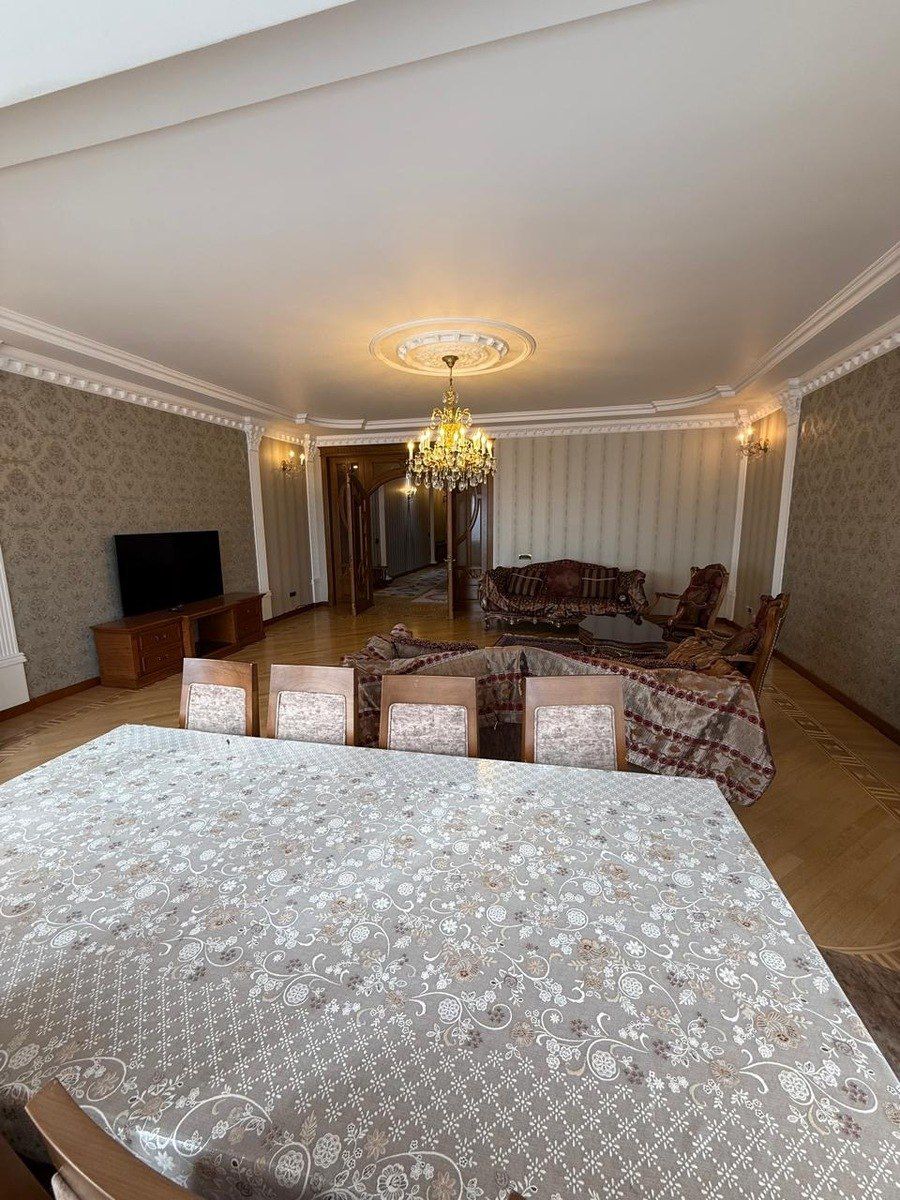 Satılır 4 otaqlı yeni tikili 240 m² — Mənzil, Bakı (2)