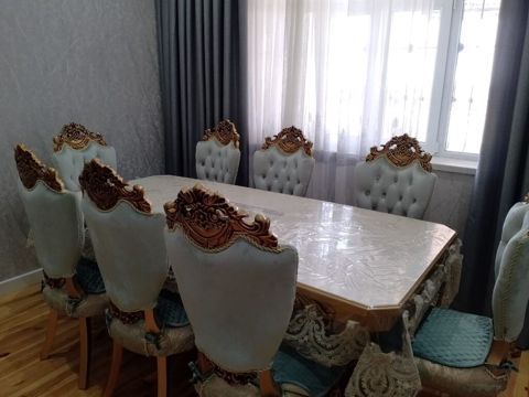 Masa desti. 8 oturacaqla qiymet 600 azn. Unvan Bine. SabinaSultan7697
