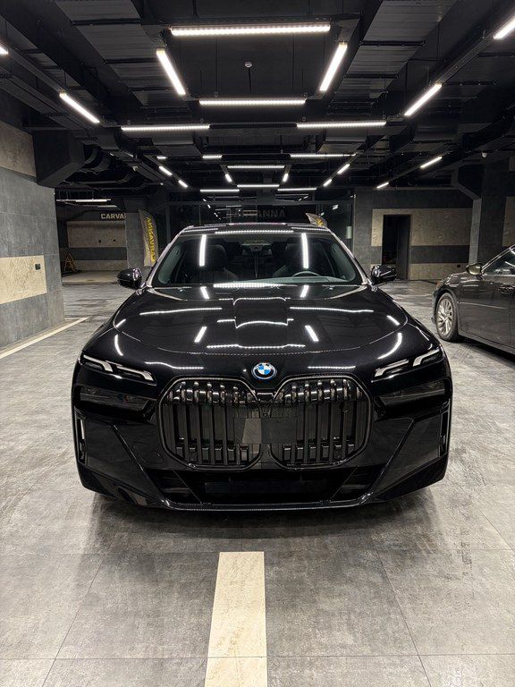 BMW i7, 105.7 kWh, 2023 il, 32 000 km — Avtomobillər, Bakı