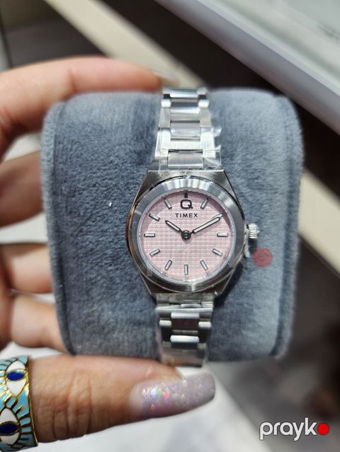 Timex Q kolleksiyasından zərif qadın qol saatı - Korpus və qolbaq
