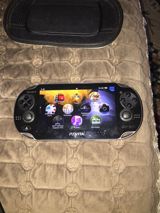 Sony PlayStation Vita (PSVita) oyun konsolu Xüsusiyyətlər: - Portativ — Портативные игровые консоли