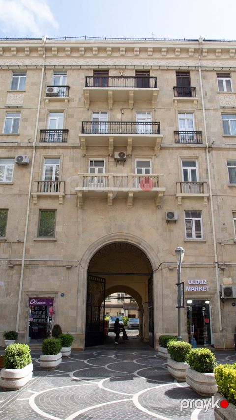 Satılır obyekt 42 m²