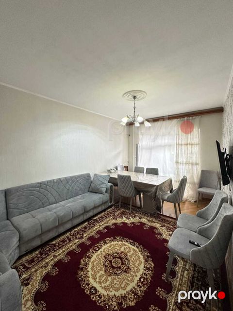Satılır 3 otaqlı köhnə tikili 90 m²