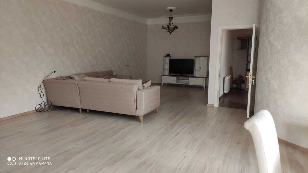 Satılır 5 otaqlı həyət evi/bağ evi 250 m² — Ev, villa, Bakı (7)