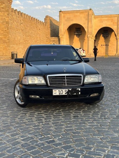 Mercedes C 180, 1.8 L, 1998 il, 402 564 km