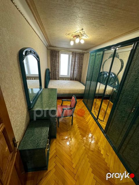 İcarəyə verilir 3 otaqlı köhnə tikili 80 m²