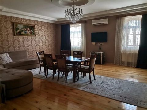 4 otaqlı, 140 kv. m, Kredit yoxdur, Yeni təmirli — Bakı