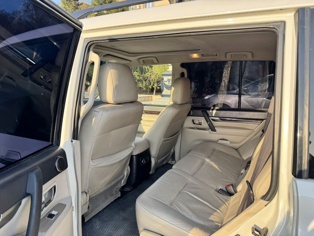 Mitsubishi Pajero: 3.5 l | 2011 il 237400 km Ofrouder/SUV — Avto, Güzdək (4)