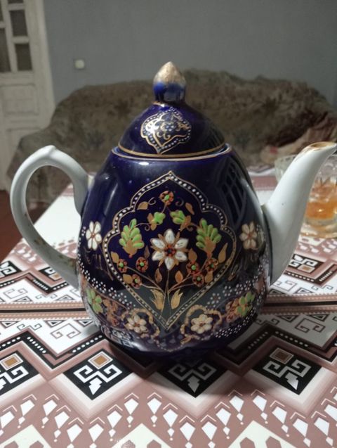 Məhsul: Dekorativ naxışlı çaydan - Material: Seramika/porşelen -