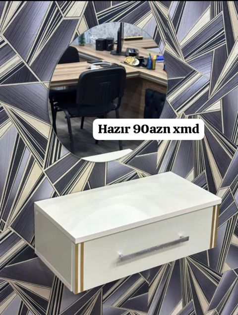 Dairəvi güzgü və divara montaj olunan asma tumbadan ibarət dəst. -