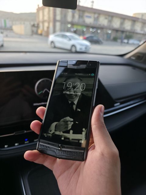 Vertu Signature Touch Jet Alligator 64GB/2GB — Ağıllı saatlar və qolbaqlar