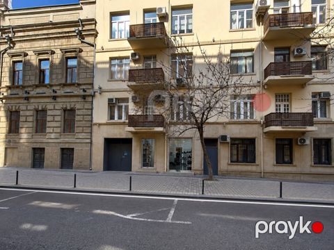 Satılır 3 otaqlı köhnə tikili 108 m²