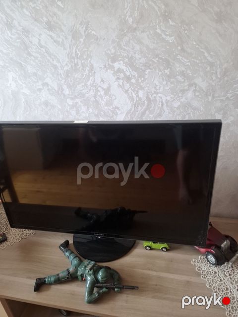 Samsung LED televizor - Ekran: təxminən 32" (80 sm ətrafı), geniş