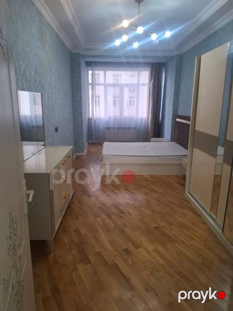 İcarəyə verilir 3 otaqlı yeni tikili 150 m²