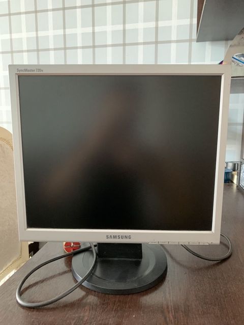 Samsung SyncMaster 720N LCD monitor - Ekran ölçüsü: 17 düym (5:4 — Bakı