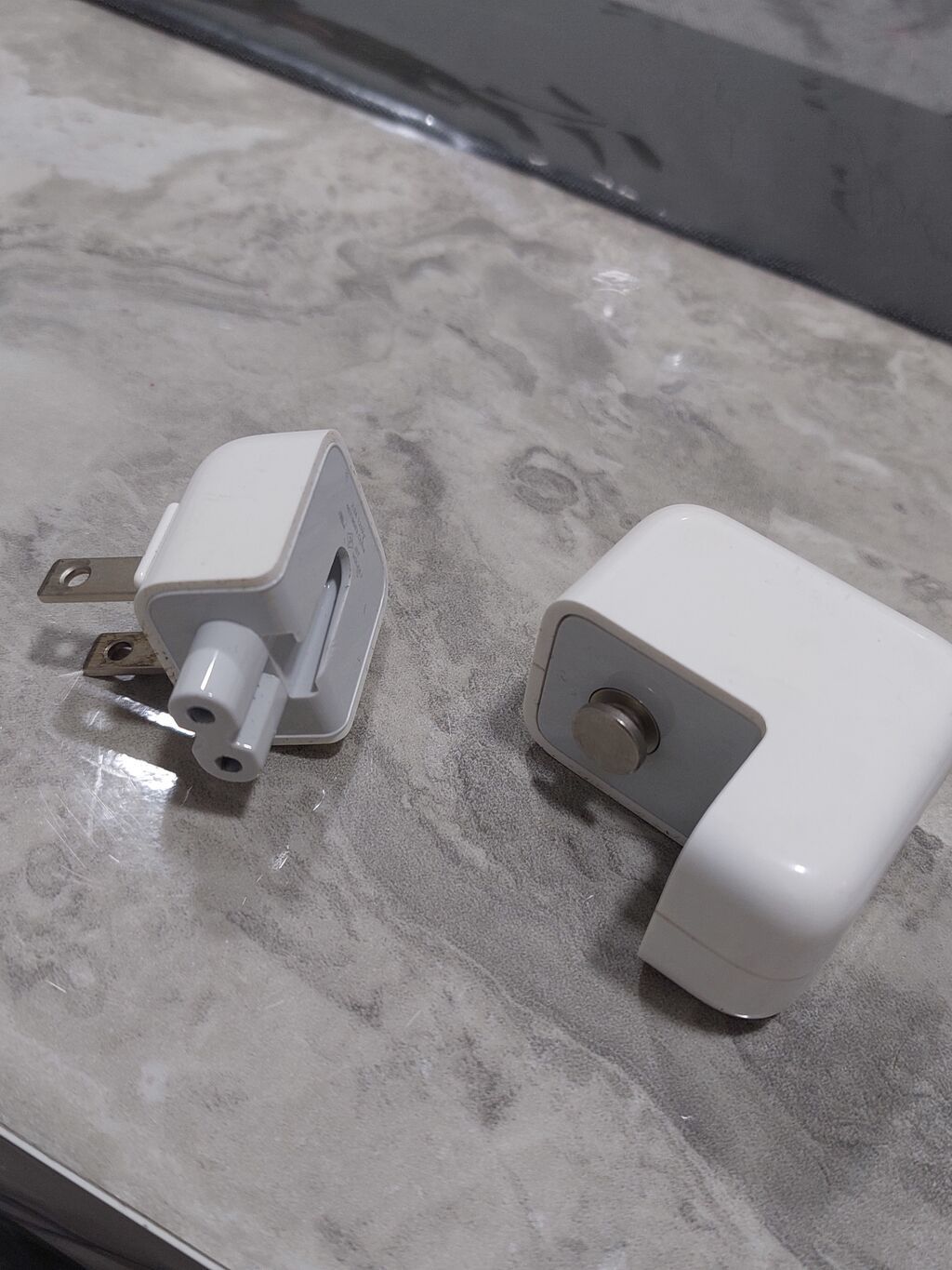 Adapter Apple, 12 Vt, İşlənmiş