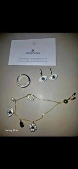 Dəstə daxildir: Sırğa, Swarovski — Soli