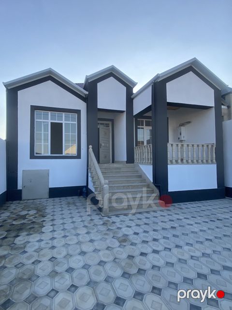Satılır 4 otaqlı həyət evi/bağ evi 100 m²
