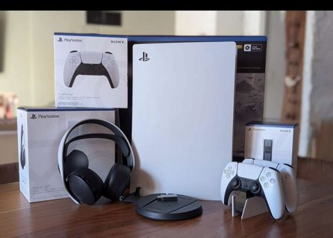 Sony PlayStation 5 oyun sistemi komplekti Komplektin tərkibi: - — Игровые приставки