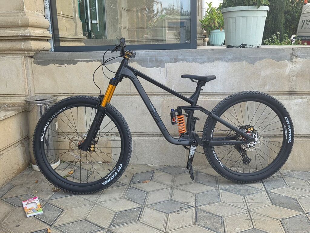 Velosiped 1 ay əvvəl 1.500 ₼ alınıb TƏCİL SATILIR ONA GÖRƏ 800 ₼ — Dağ velosipedləri, Masazır (3)