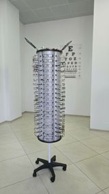 Fırlanan eynək vitrini/stendi Cəmi 3 ədəd mövcuddur. 1- 80 AZN 3 — For Stores