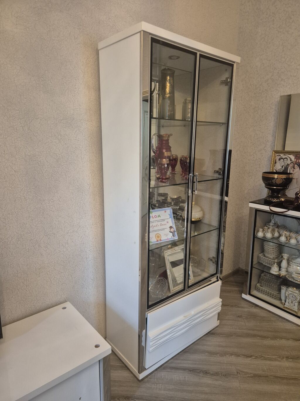 Yemək otağı üçün dəst – vitrin şkaflar və açılan süfrə Tərkib: - 2 — Mebel, Bakı (2)