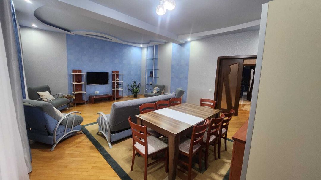İcarəyə verilir 5 otaqlı yeni tikili 200 m² — Mənzil, Bakı