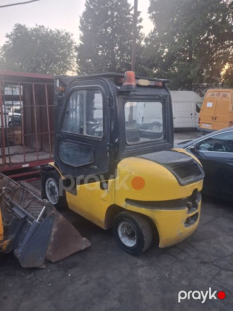 Çəngəlli yükləyici Komatsu, 2013 il — Bakı