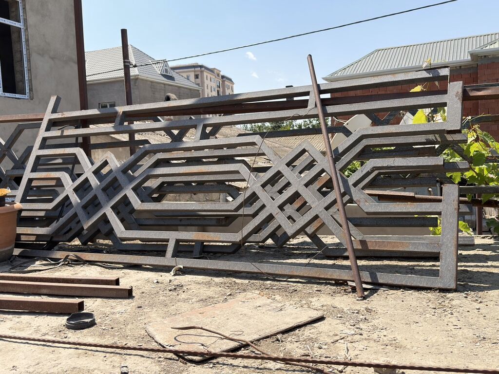 Balkon məhəccəri, Dəmir — Mallar, Bakı (2)