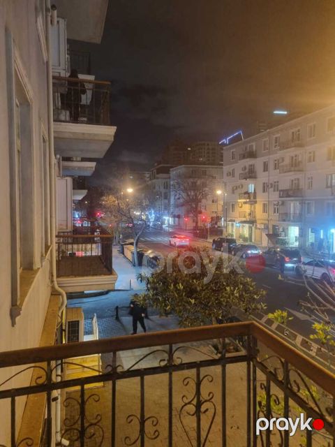 Satılır 3 otaqlı köhnə tikili 78 m²