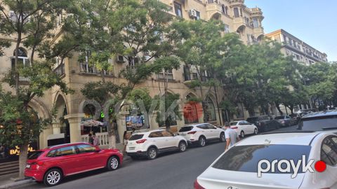 Satılır 3 otaqlı köhnə tikili 125 m²