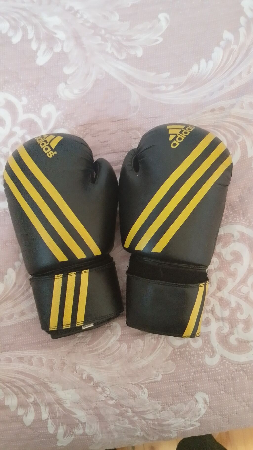 Adidas boks əlcəkləri qara-sarı