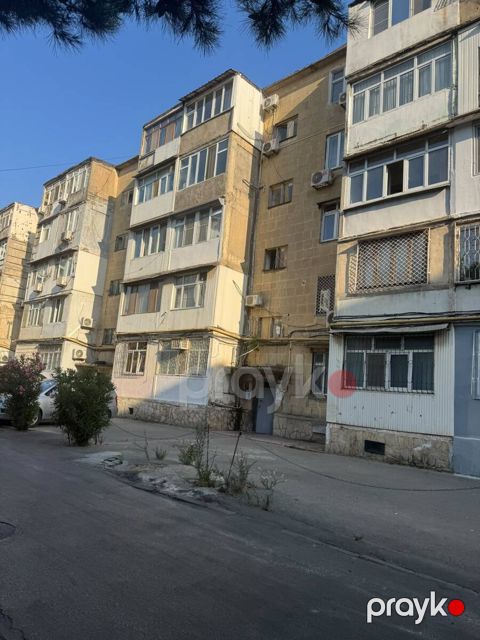 Satılır 2 otaqlı köhnə tikili 50 m²